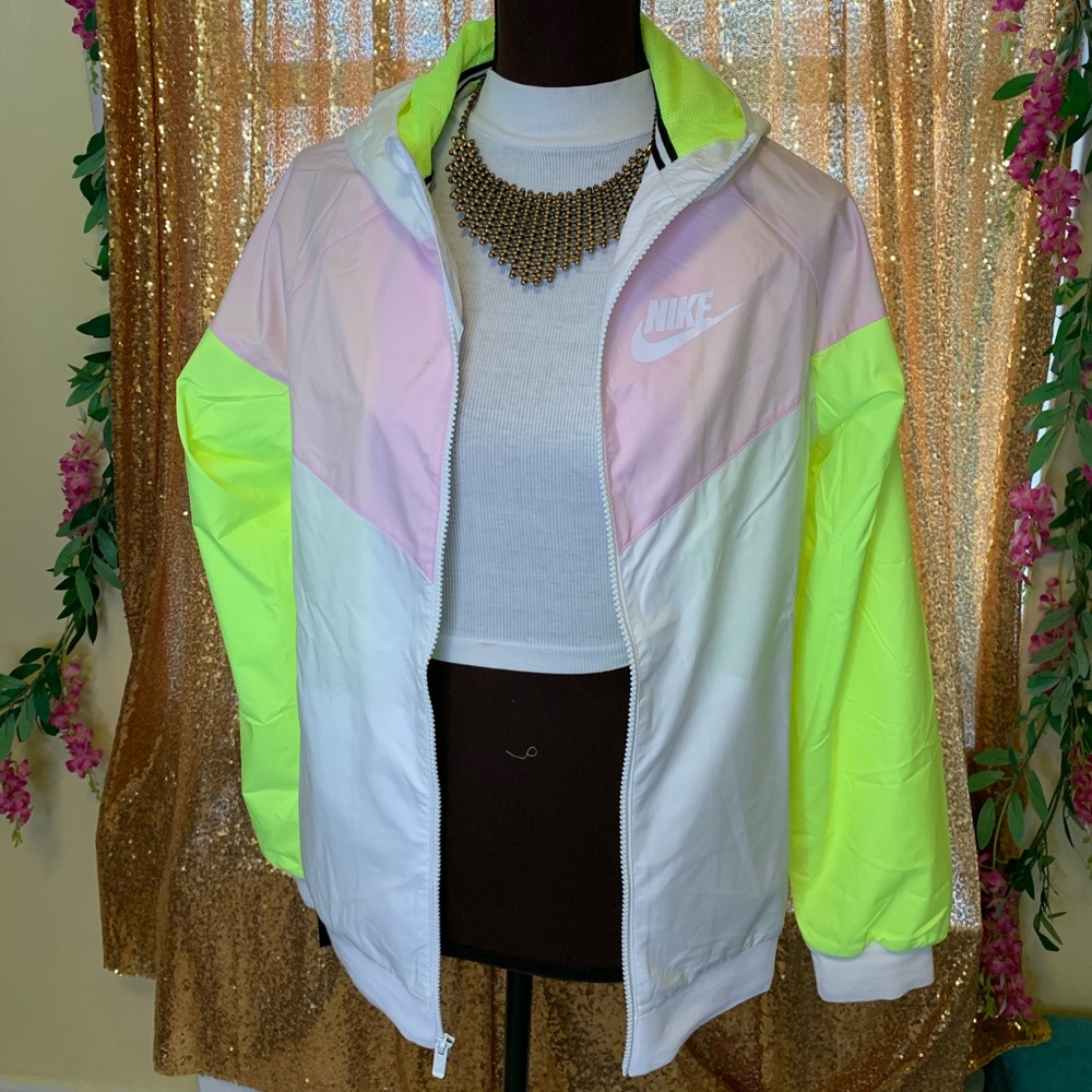 ‼️SOLD‼️ Nike Windbreaker Jacket - Picture 4 of 4